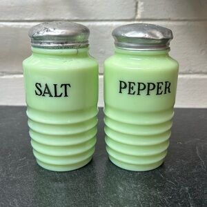 Jadeite Antique Salt & Pepper set